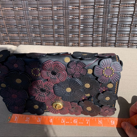 *SOLD* Coach Tea Rose Dinky in Black Purple with Brass - Picture 9 of 15